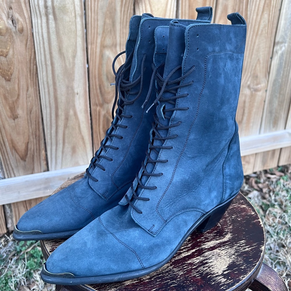 Beautiful Oxford blue, micro suede Dingo boots.